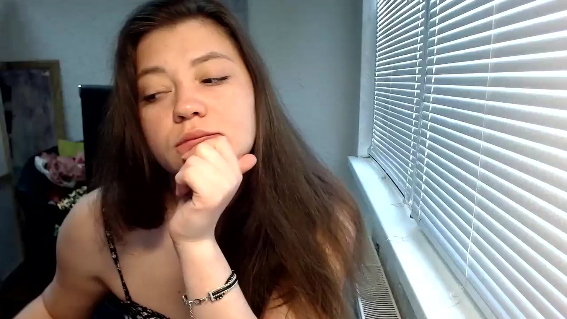 Gallery image thumbnail from SweetArinaA's myfreecams stream on, 05/18/2024, 11:49 image 1 of 20