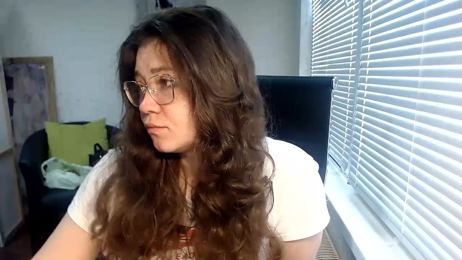 Gallery image thumbnail from SweetArinaA's myfreecams stream on, 05/19/2024, 10:49 image 3 of 20