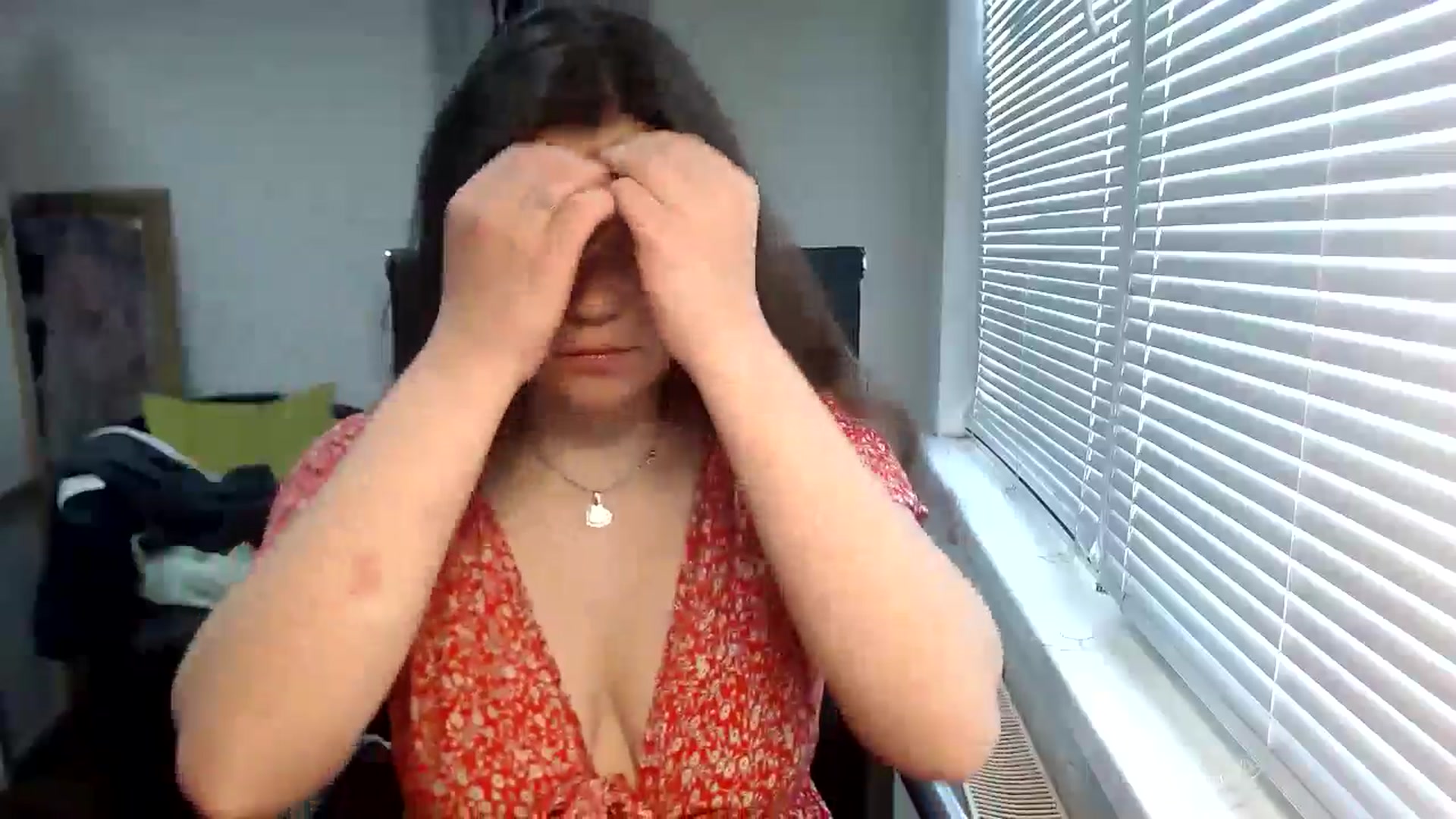 Gallery image thumbnail from SweetArinaA's myfreecams stream on, 05/19/2024, 13:06 image 4 of 20