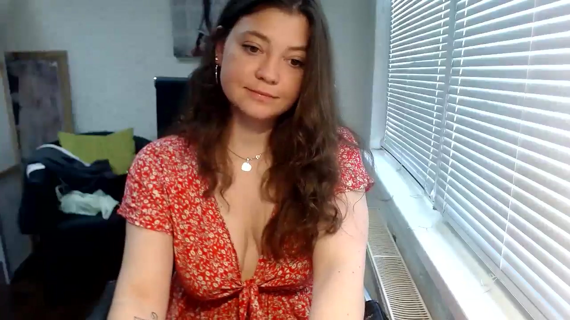 Gallery image thumbnail from SweetArinaA's myfreecams stream on, 05/19/2024, 13:35 image 12 of 20