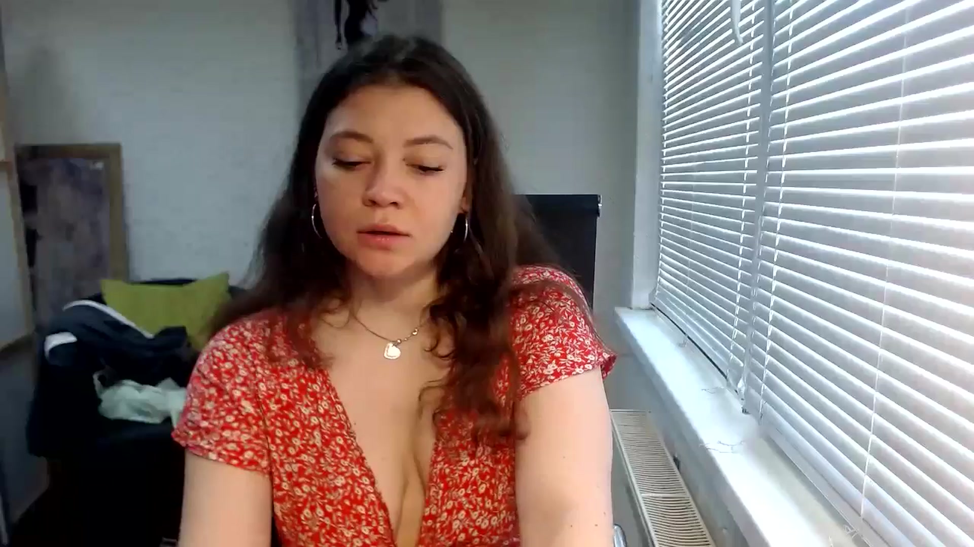 Gallery image thumbnail from SweetArinaA's myfreecams stream on, 05/19/2024, 13:35 image 2 of 20