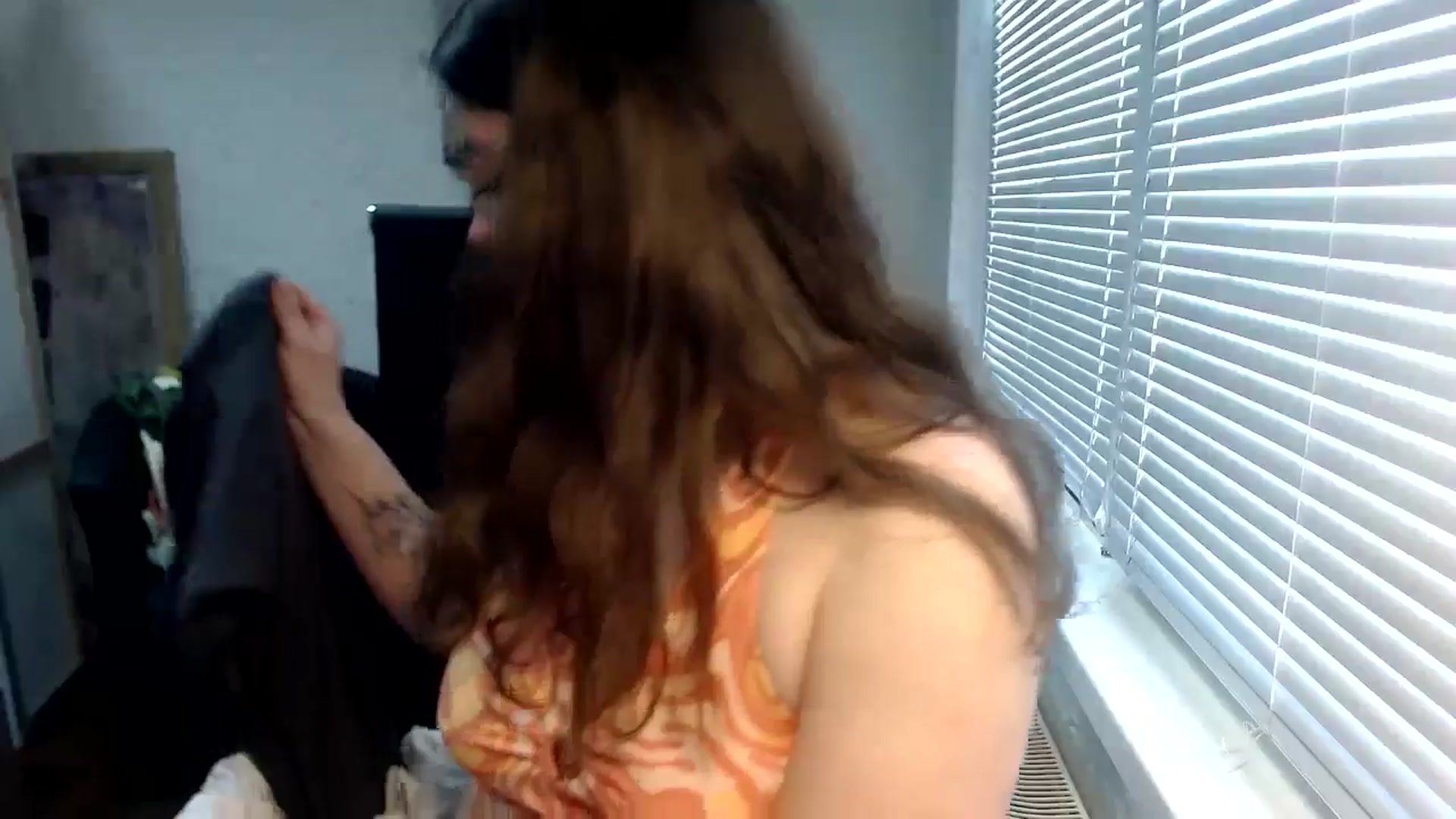 Gallery image thumbnail from SweetArinaA's myfreecams stream on, 05/19/2024, 14:17 image 18 of 20