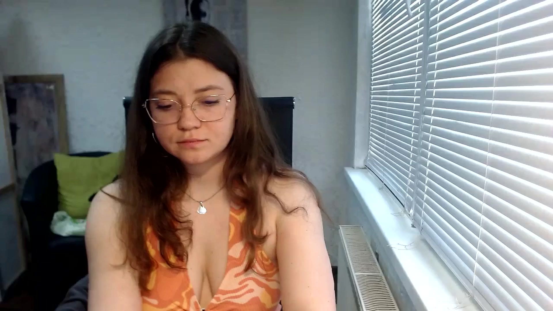 Gallery image thumbnail from SweetArinaA's myfreecams stream on, 05/19/2024, 15:42 image 18 of 20