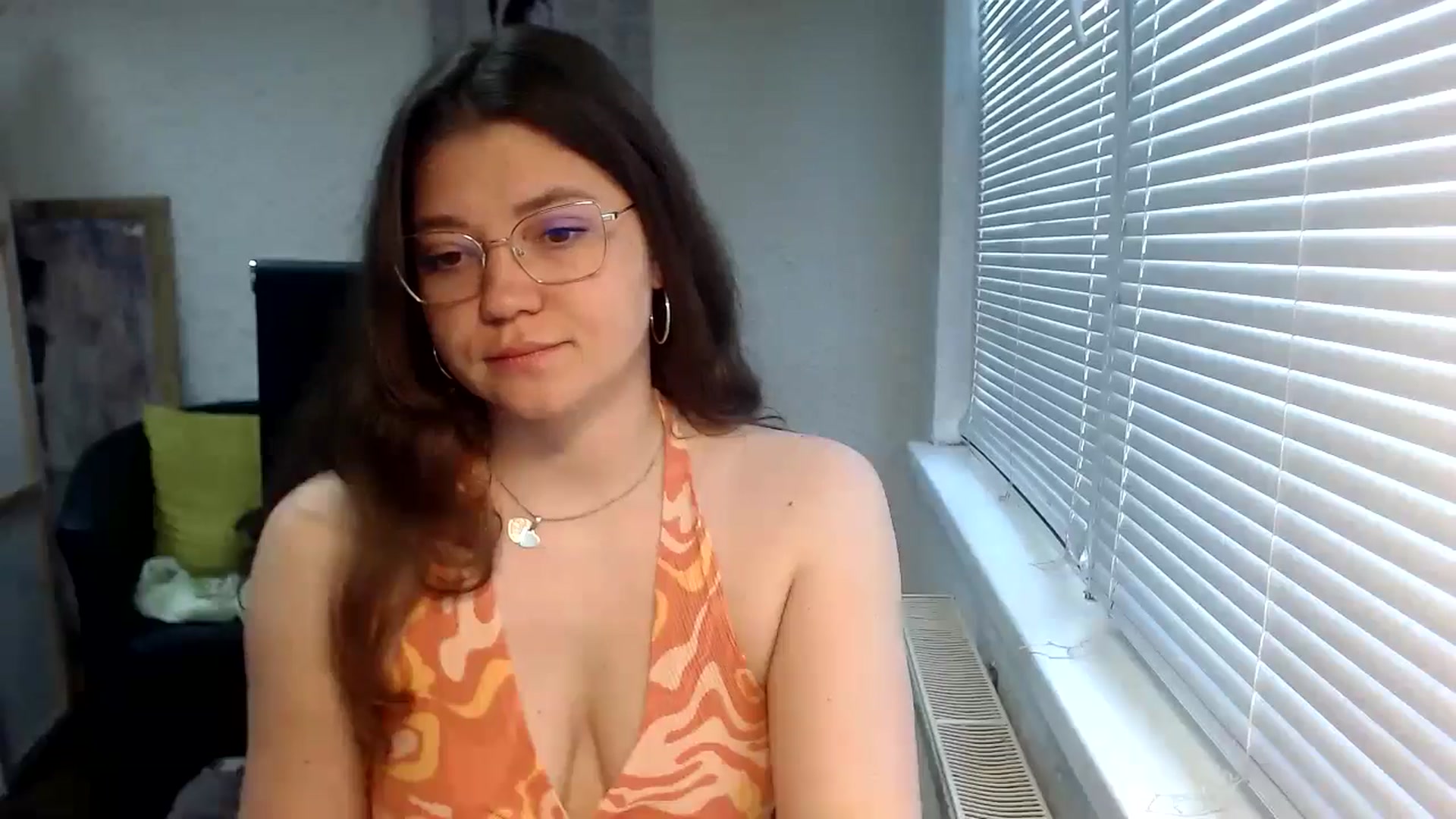 Gallery image thumbnail from SweetArinaA's myfreecams stream on, 05/19/2024, 15:42 image 10 of 20