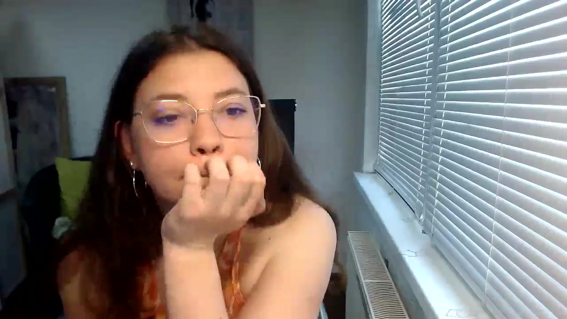 Gallery image thumbnail from SweetArinaA's myfreecams stream on, 05/19/2024, 15:42 image 15 of 20