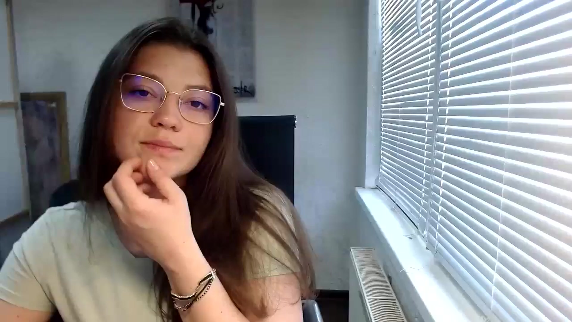 Gallery image thumbnail from SweetArinaA's myfreecams stream on, 05/25/2024, 09:49 image 1 of 20