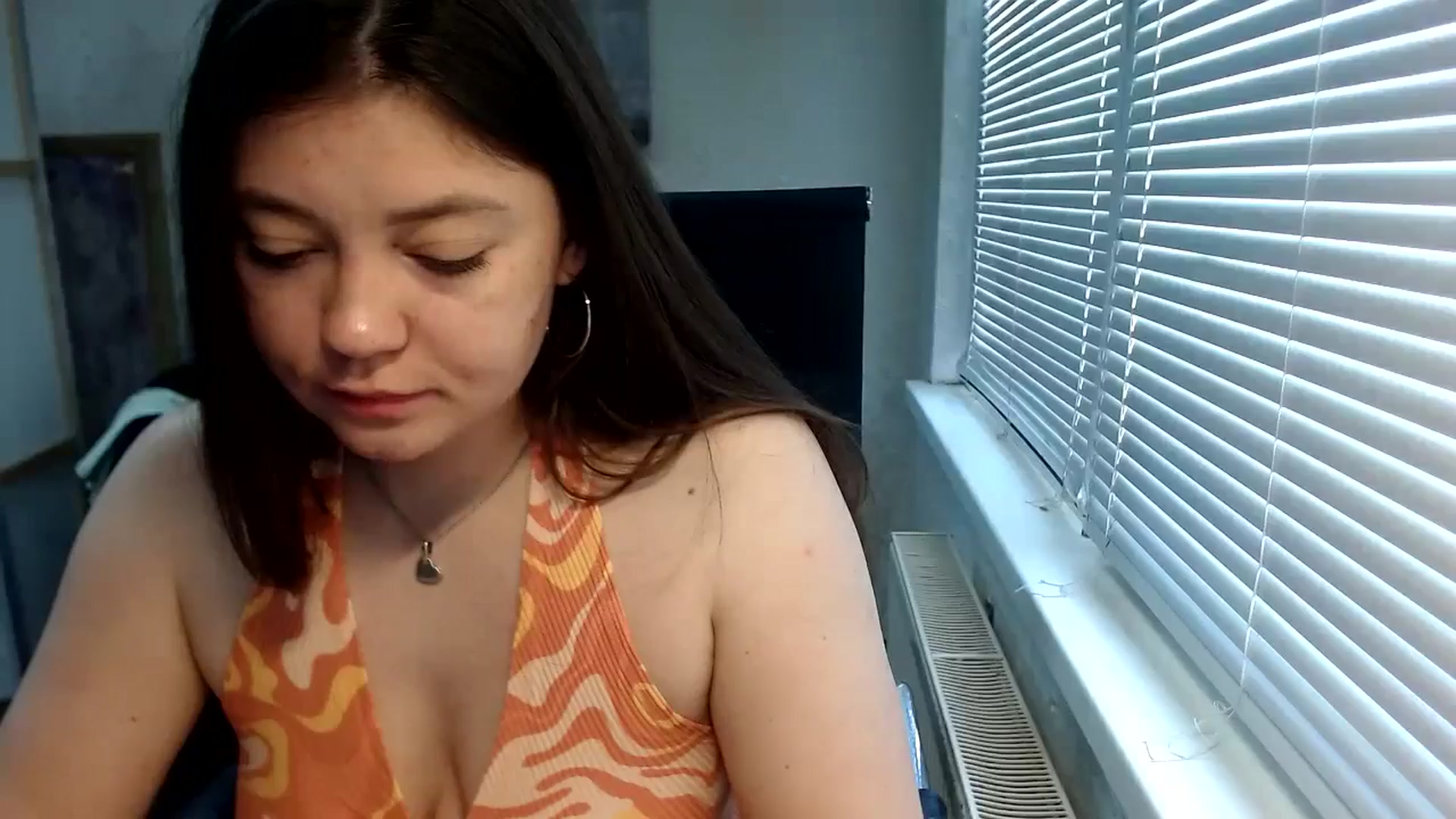 Gallery image thumbnail from SweetArinaA's myfreecams stream on, 05/25/2024, 10:36 image 9 of 20