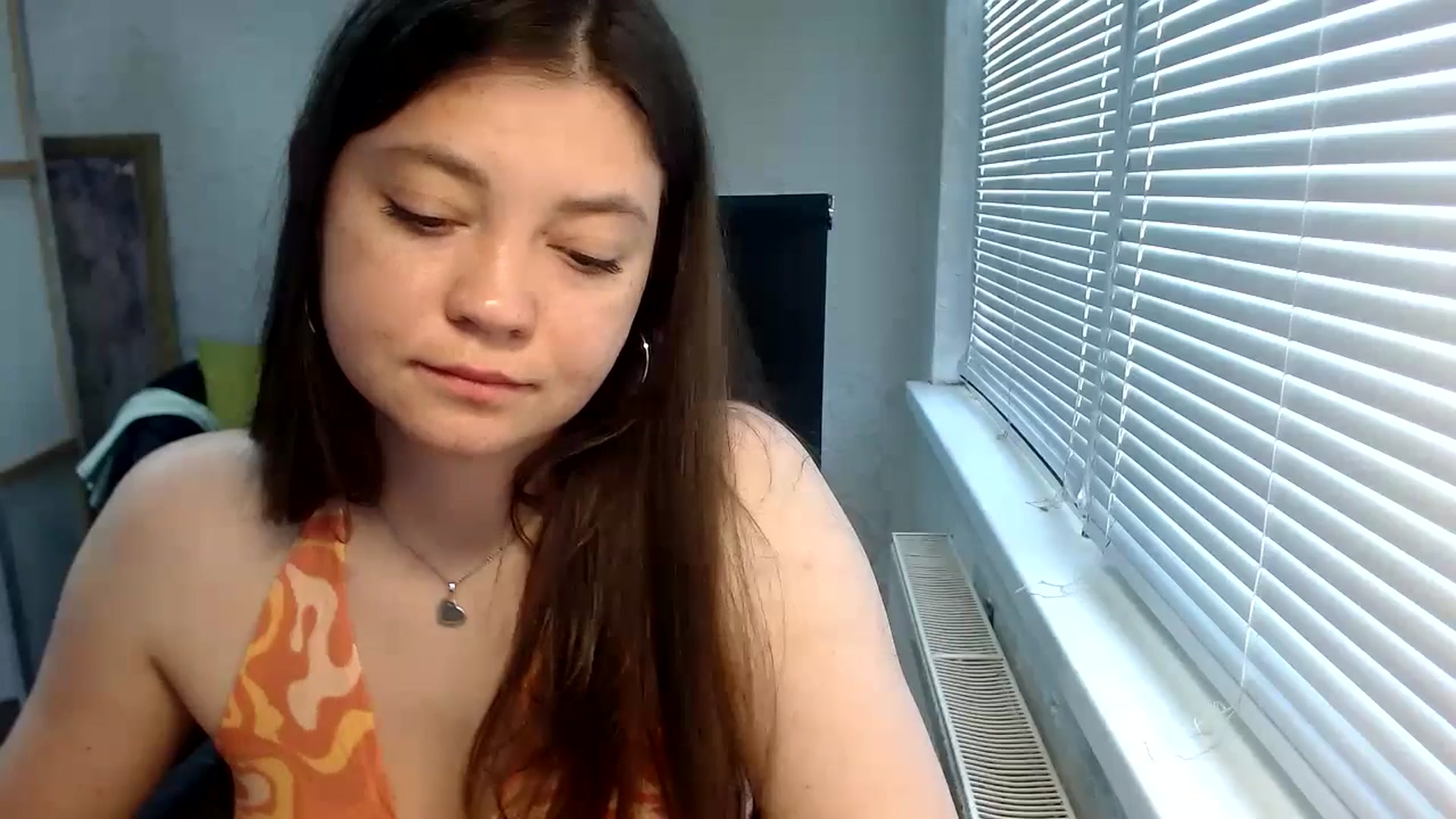 Gallery image thumbnail from SweetArinaA's myfreecams stream on, 05/25/2024, 10:36 image 17 of 20