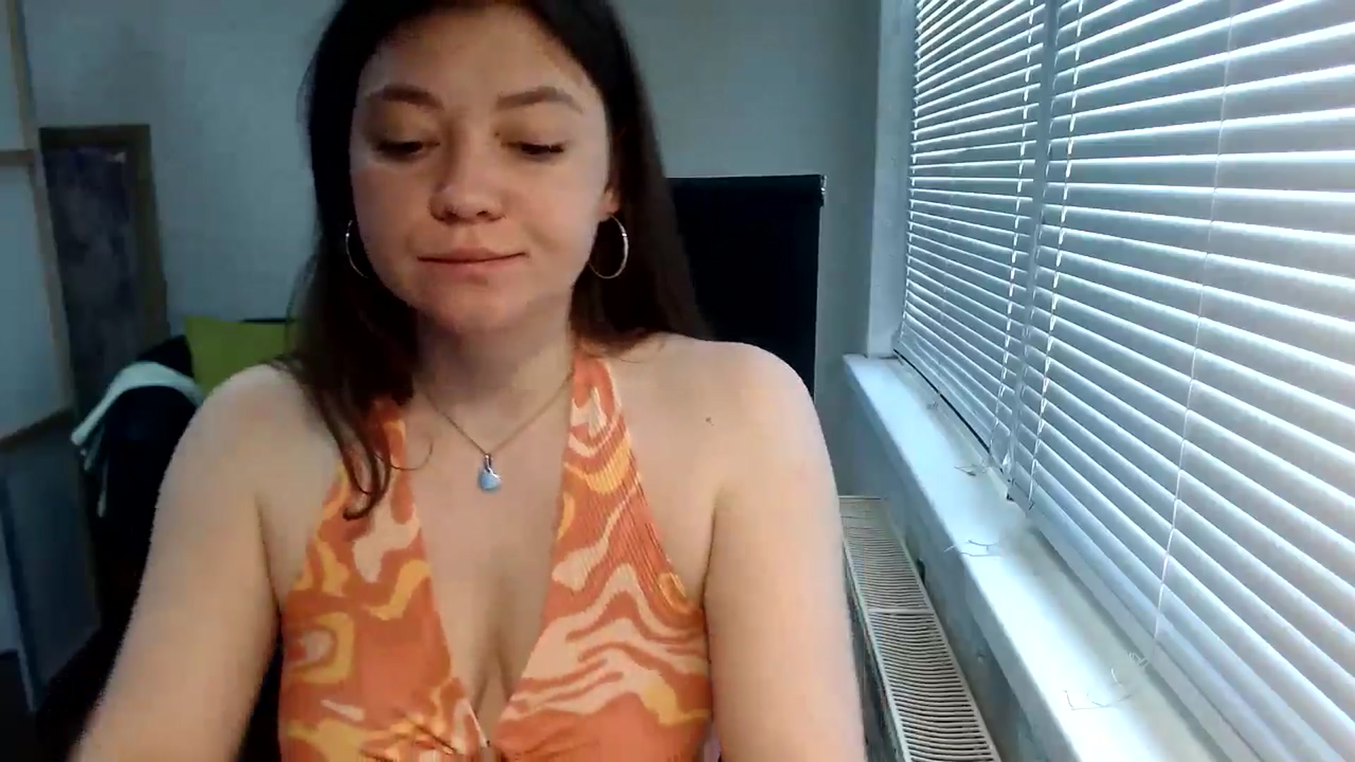 Gallery image thumbnail from SweetArinaA's myfreecams stream on, 05/25/2024, 10:36 image 10 of 20