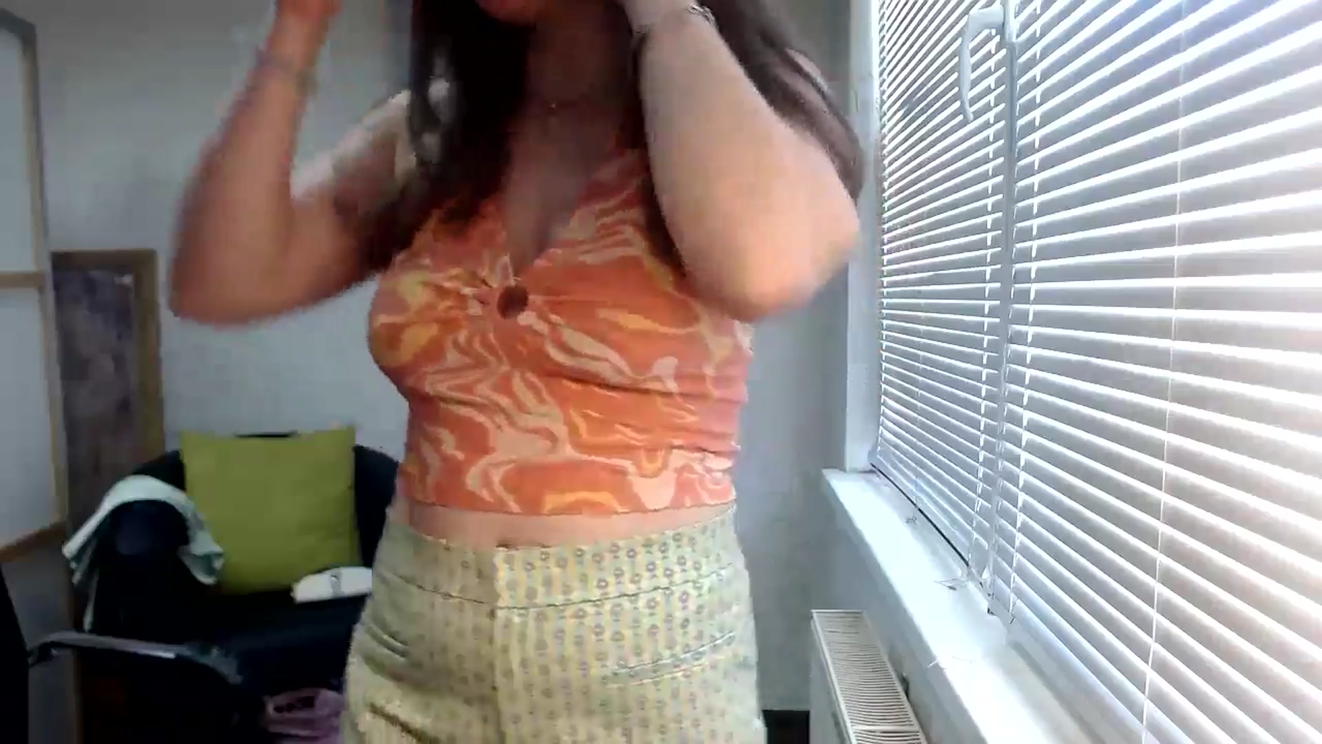 Gallery image thumbnail from SweetArinaA's myfreecams stream on, 05/25/2024, 10:36 image 6 of 20