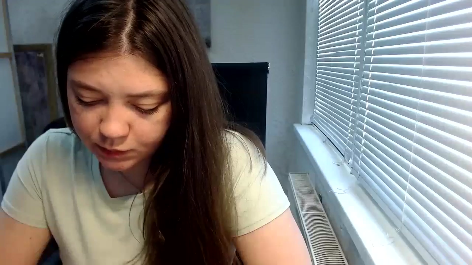 Gallery image thumbnail from SweetArinaA's myfreecams stream on, 05/25/2024, 11:31 image 2 of 20