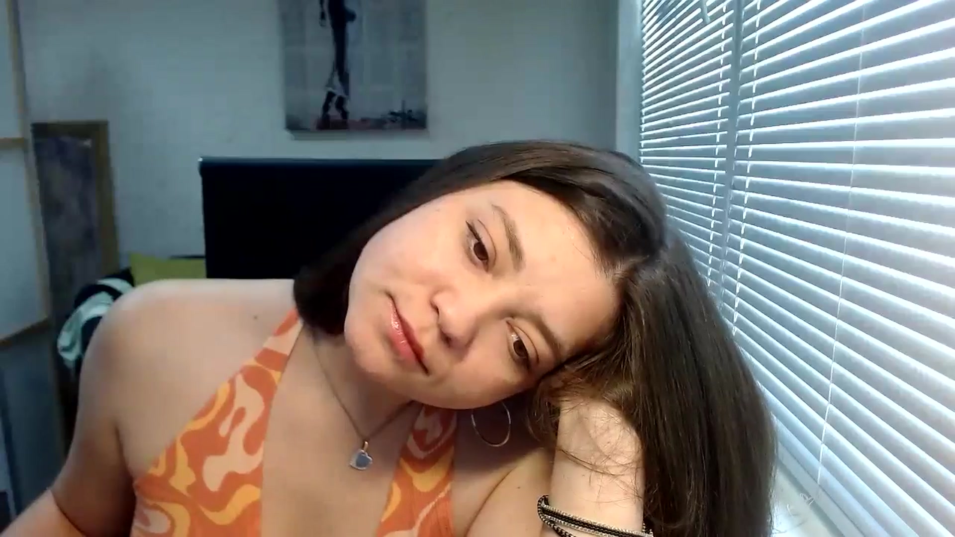 Gallery image thumbnail from SweetArinaA's myfreecams stream on, 05/25/2024, 13:08 image 9 of 20
