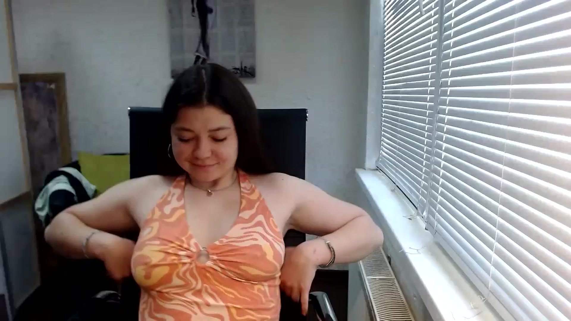 Gallery image thumbnail from SweetArinaA's myfreecams stream on, 05/25/2024, 13:08 image 6 of 20