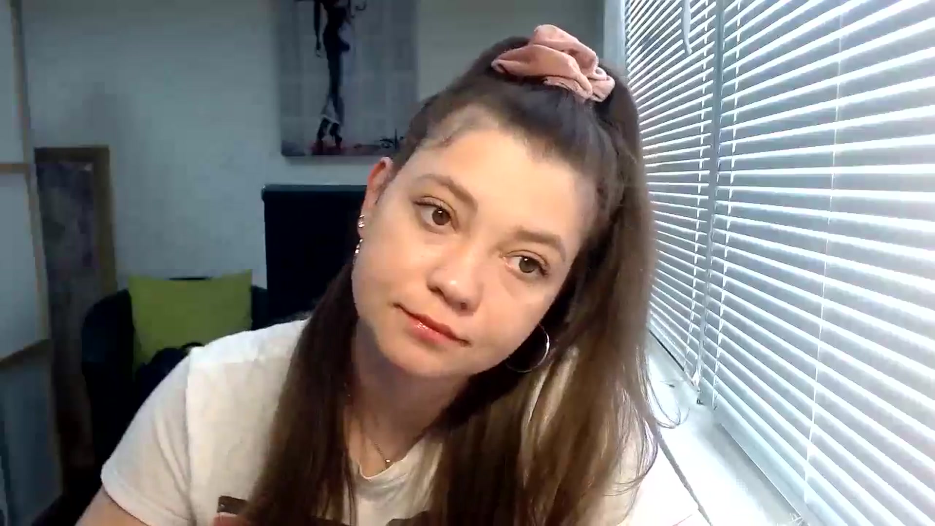 Gallery image thumbnail from SweetArinaA's myfreecams stream on, 05/26/2024, 13:16 image 19 of 20