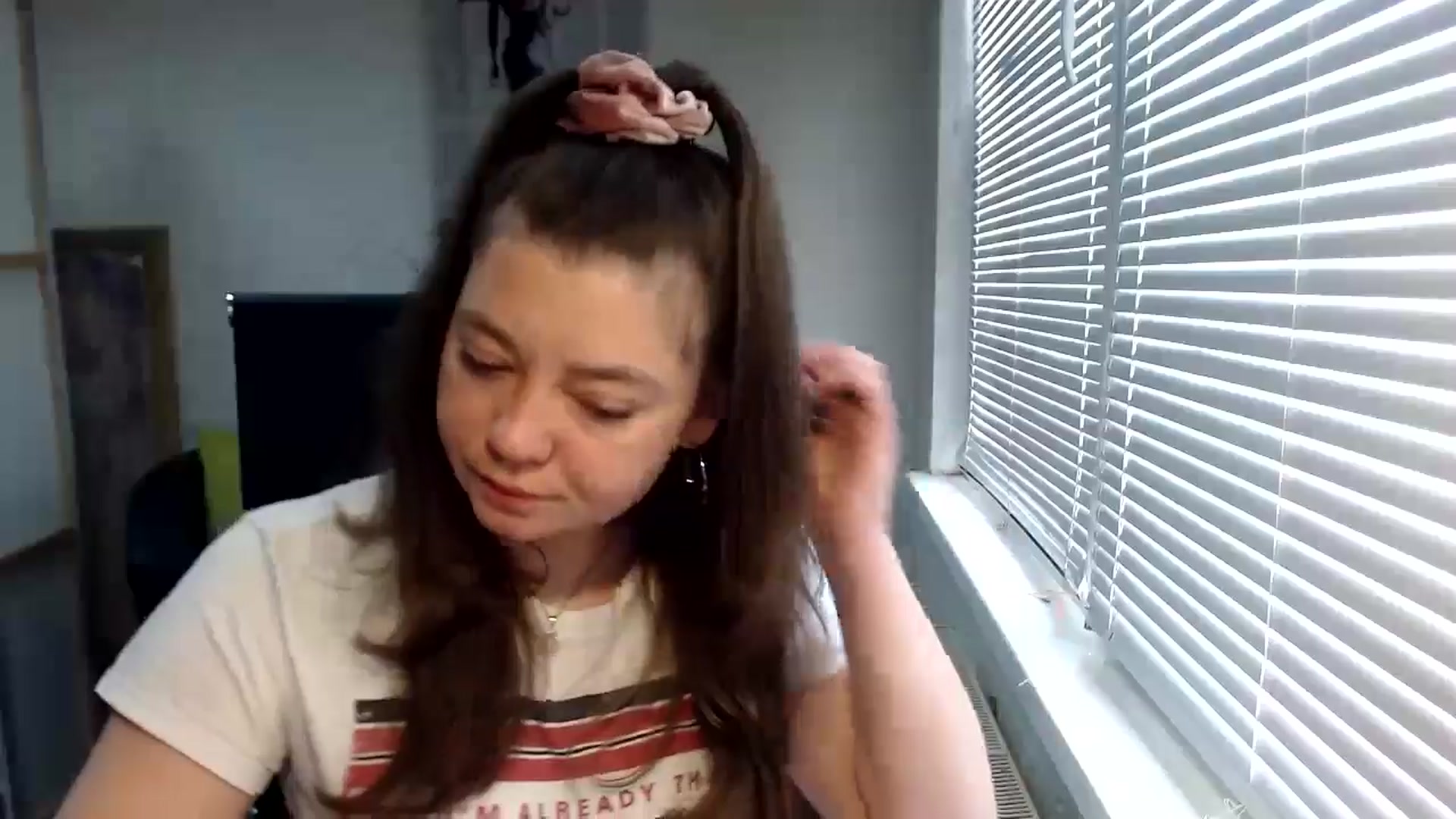 Gallery image thumbnail from SweetArinaA's myfreecams stream on, 05/26/2024, 13:16 image 16 of 20