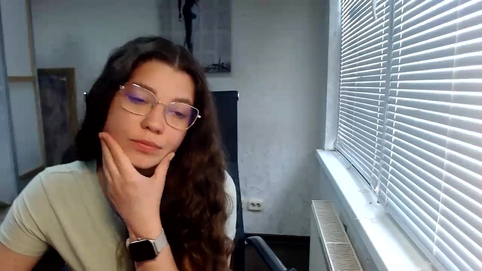 Gallery image thumbnail from SweetArinaA's myfreecams stream on, 05/30/2024, 11:46 image 6 of 20