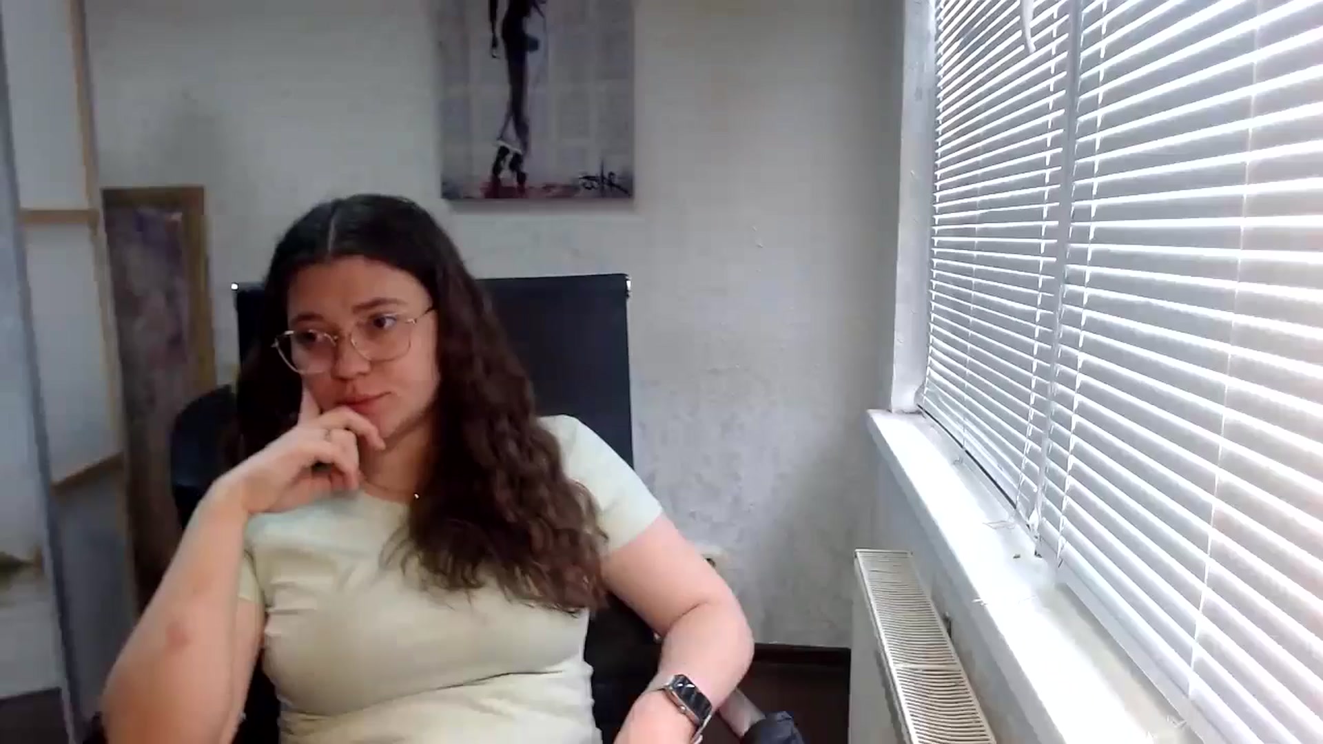 Gallery image thumbnail from SweetArinaA's myfreecams stream on, 05/30/2024, 11:46 image 11 of 20