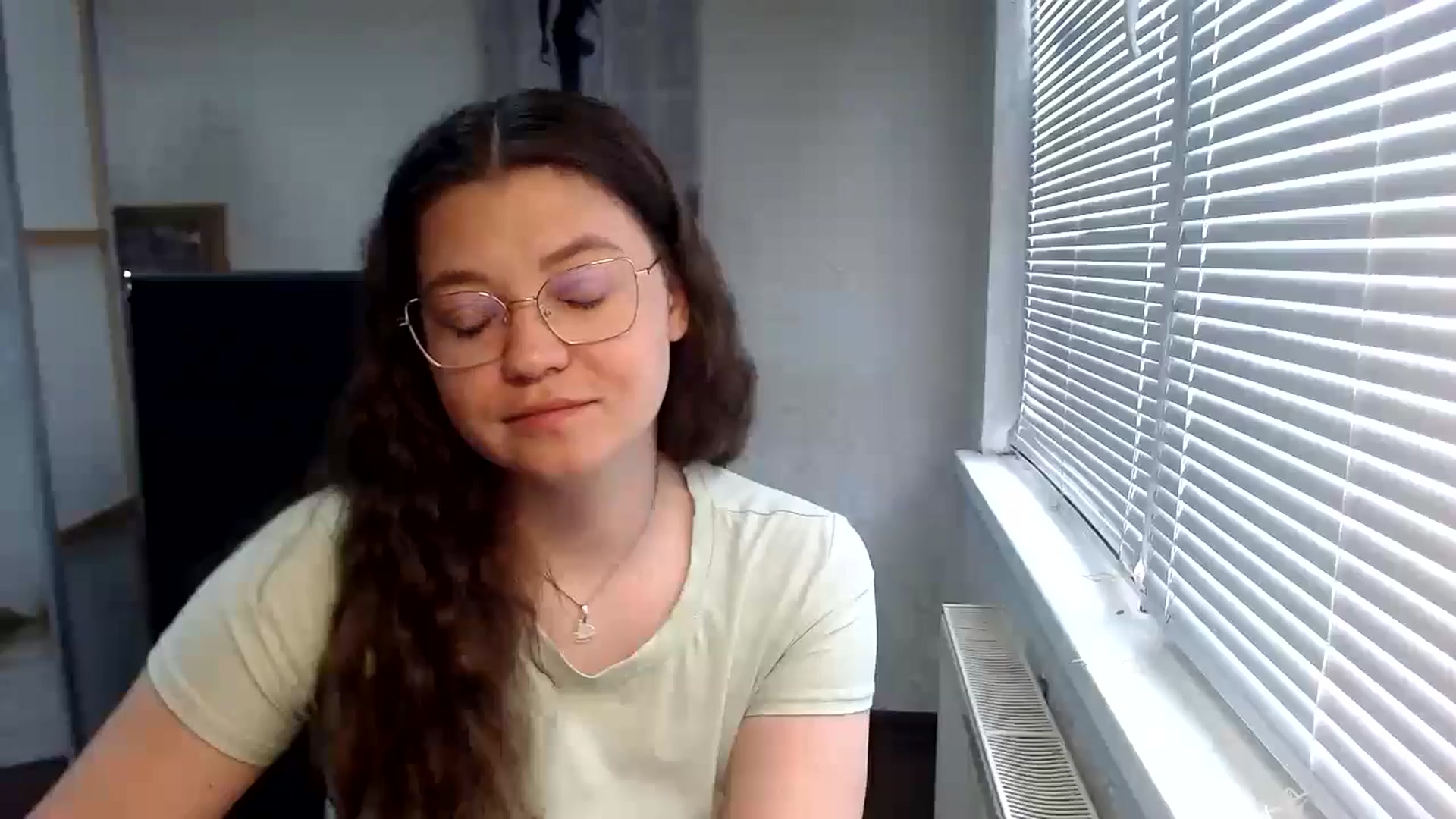 Gallery image thumbnail from SweetArinaA's myfreecams stream on, 05/30/2024, 11:46 image 18 of 20