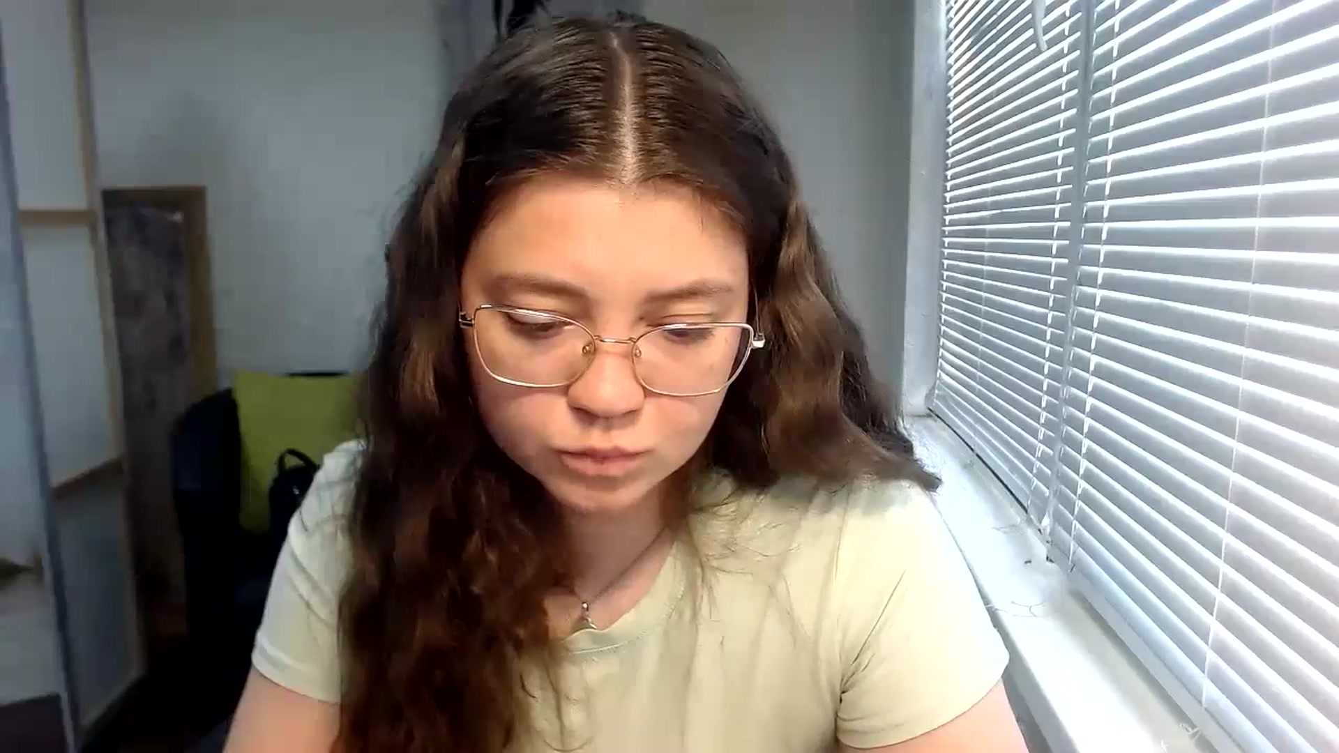 Gallery image thumbnail from SweetArinaA's myfreecams stream on, 05/30/2024, 12:44 image 4 of 20