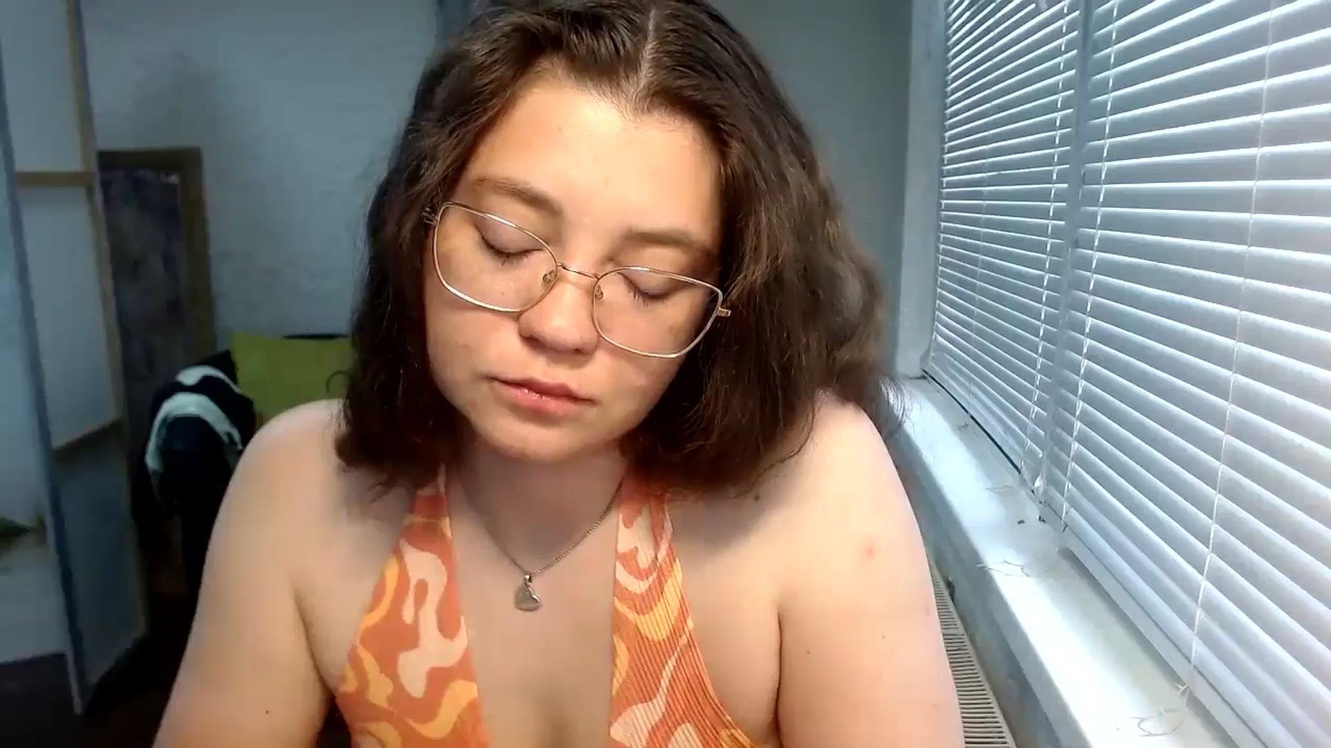 Gallery image thumbnail from SweetArinaA's myfreecams stream on, 05/30/2024, 13:30 image 16 of 20