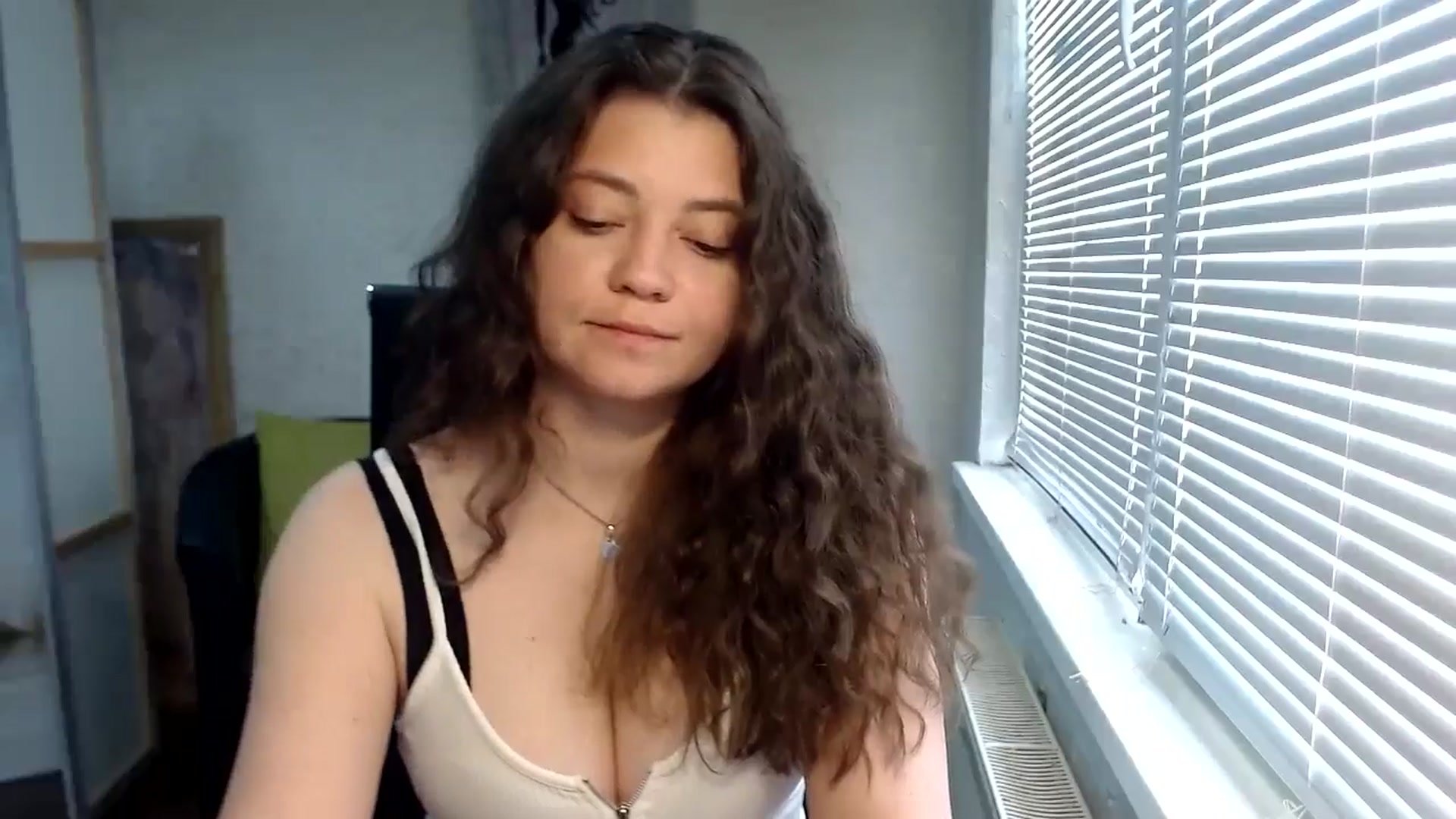 Gallery image thumbnail from SweetArinaA's myfreecams stream on, 05/31/2024, 10:00 image 9 of 20