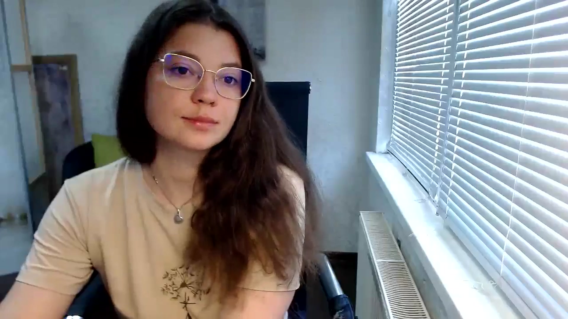 Gallery image thumbnail from SweetArinaA's myfreecams stream on, 06/03/2024, 08:01 image 8 of 20