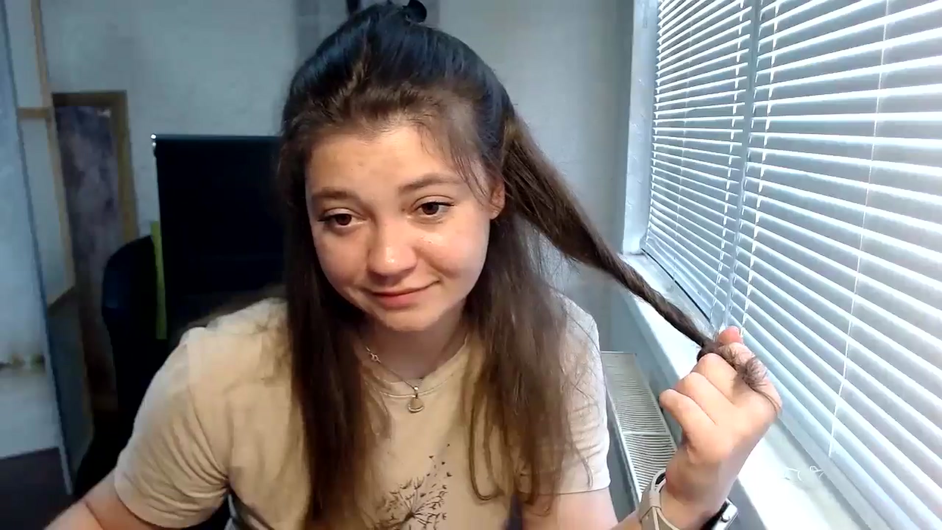 Gallery image thumbnail from SweetArinaA's myfreecams stream on, 06/03/2024, 08:01 image 19 of 20