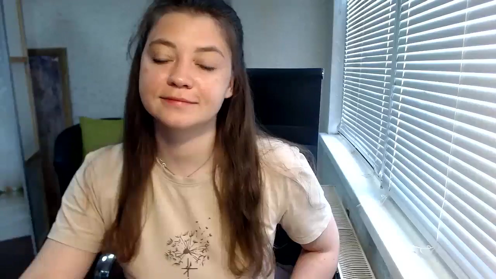 Gallery image thumbnail from SweetArinaA's myfreecams stream on, 06/03/2024, 08:01 image 13 of 20