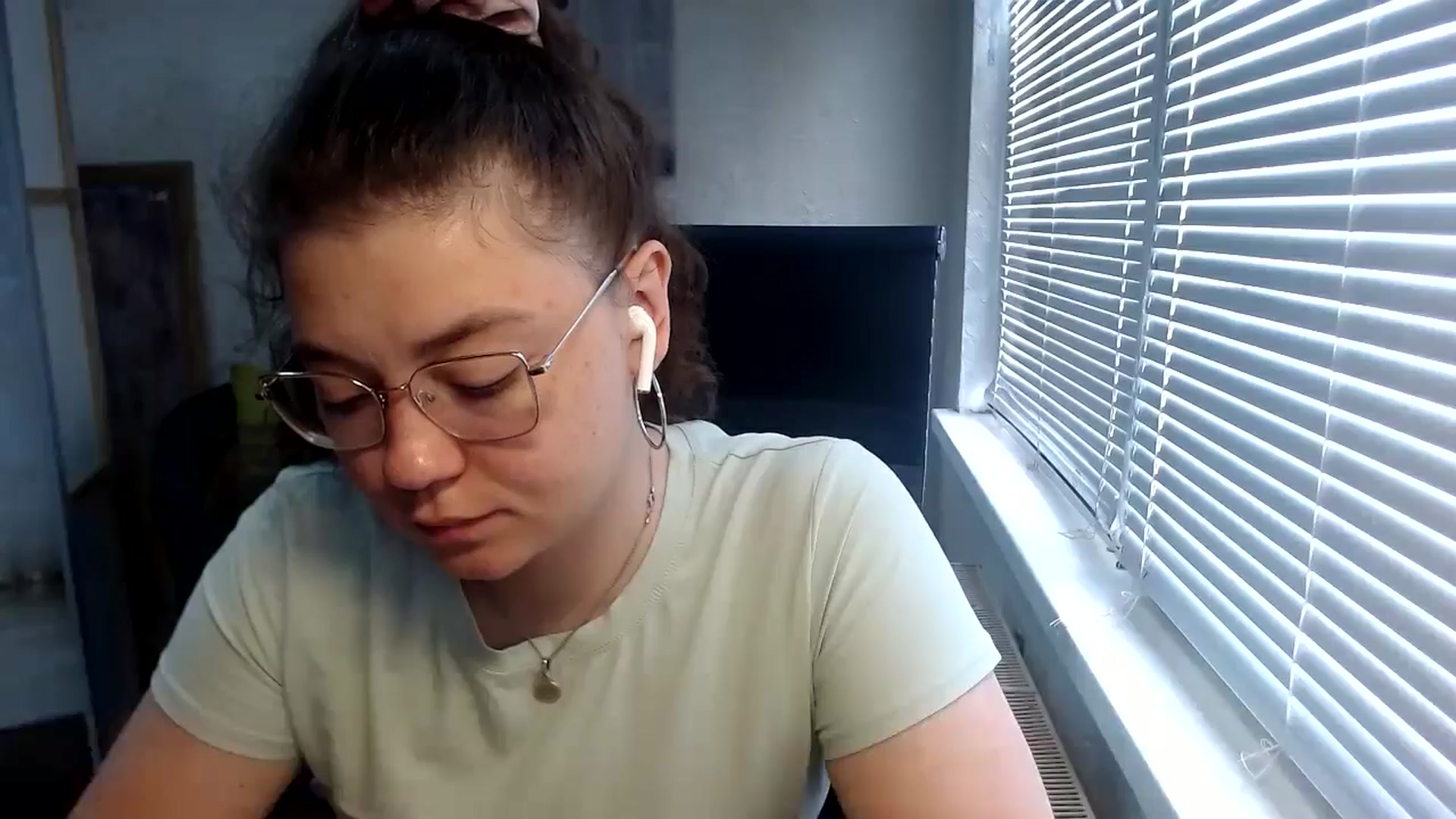 Gallery image thumbnail from SweetArinaA's myfreecams stream on, 06/04/2024, 07:19 image 3 of 20