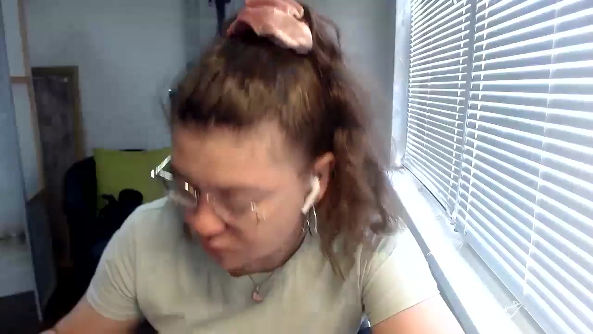 Gallery image thumbnail from SweetArinaA's myfreecams stream on, 06/04/2024, 07:19 image 7 of 20
