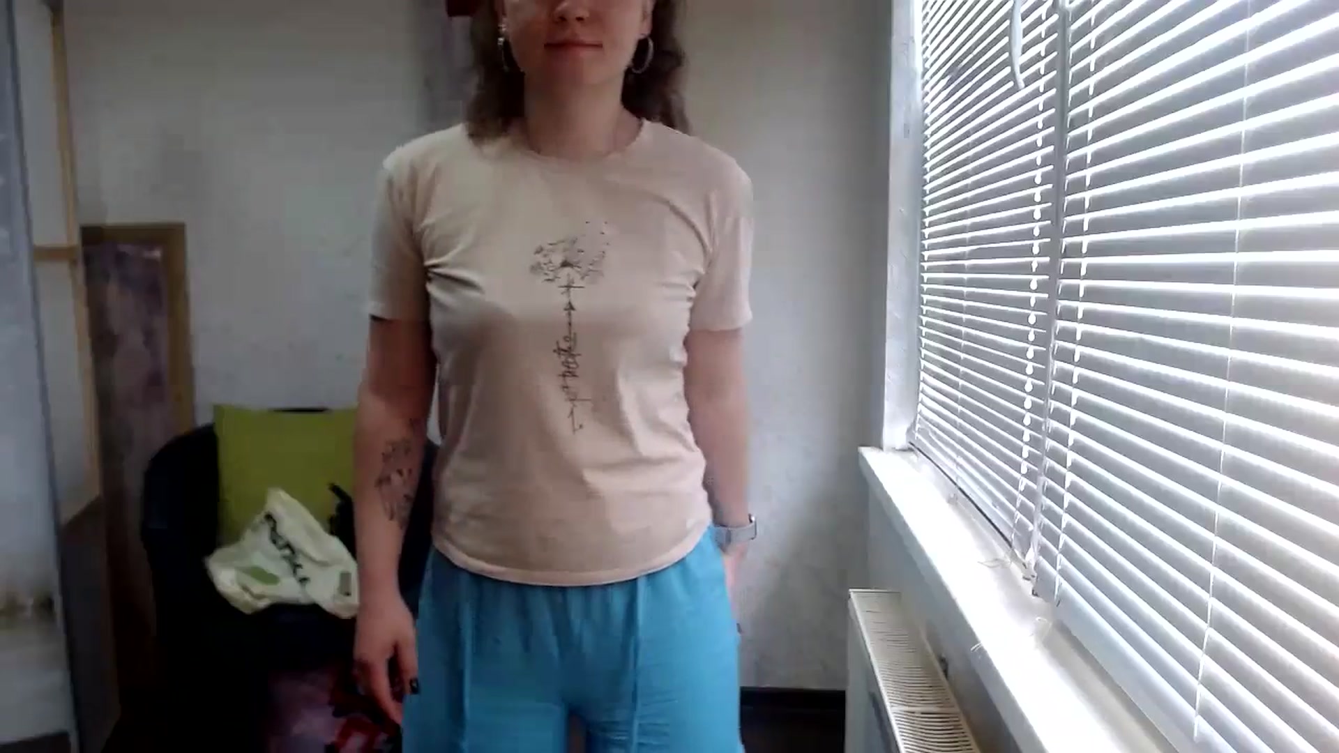 Gallery image thumbnail from SweetArinaA's myfreecams stream on, 06/05/2024, 07:06 image 13 of 20