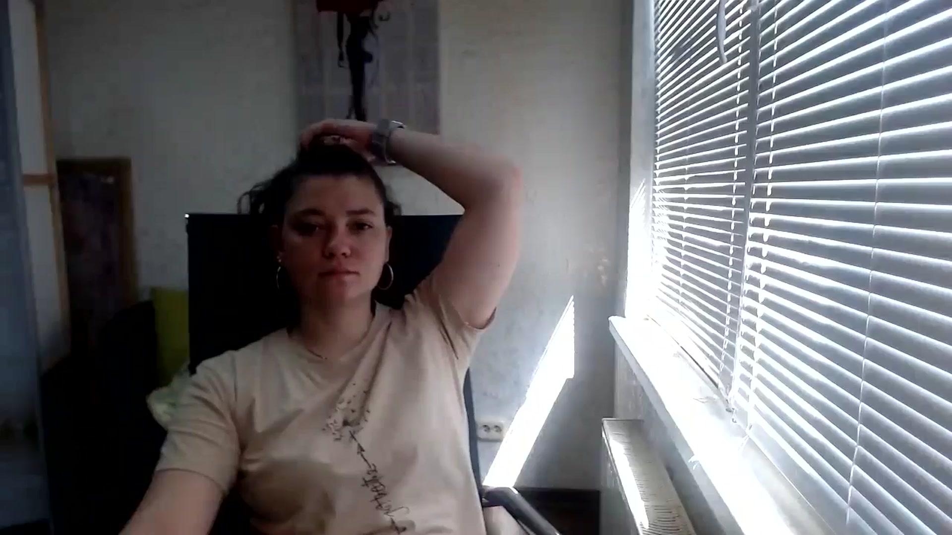 Gallery image thumbnail from SweetArinaA's myfreecams stream on, 06/05/2024, 07:06 image 5 of 20