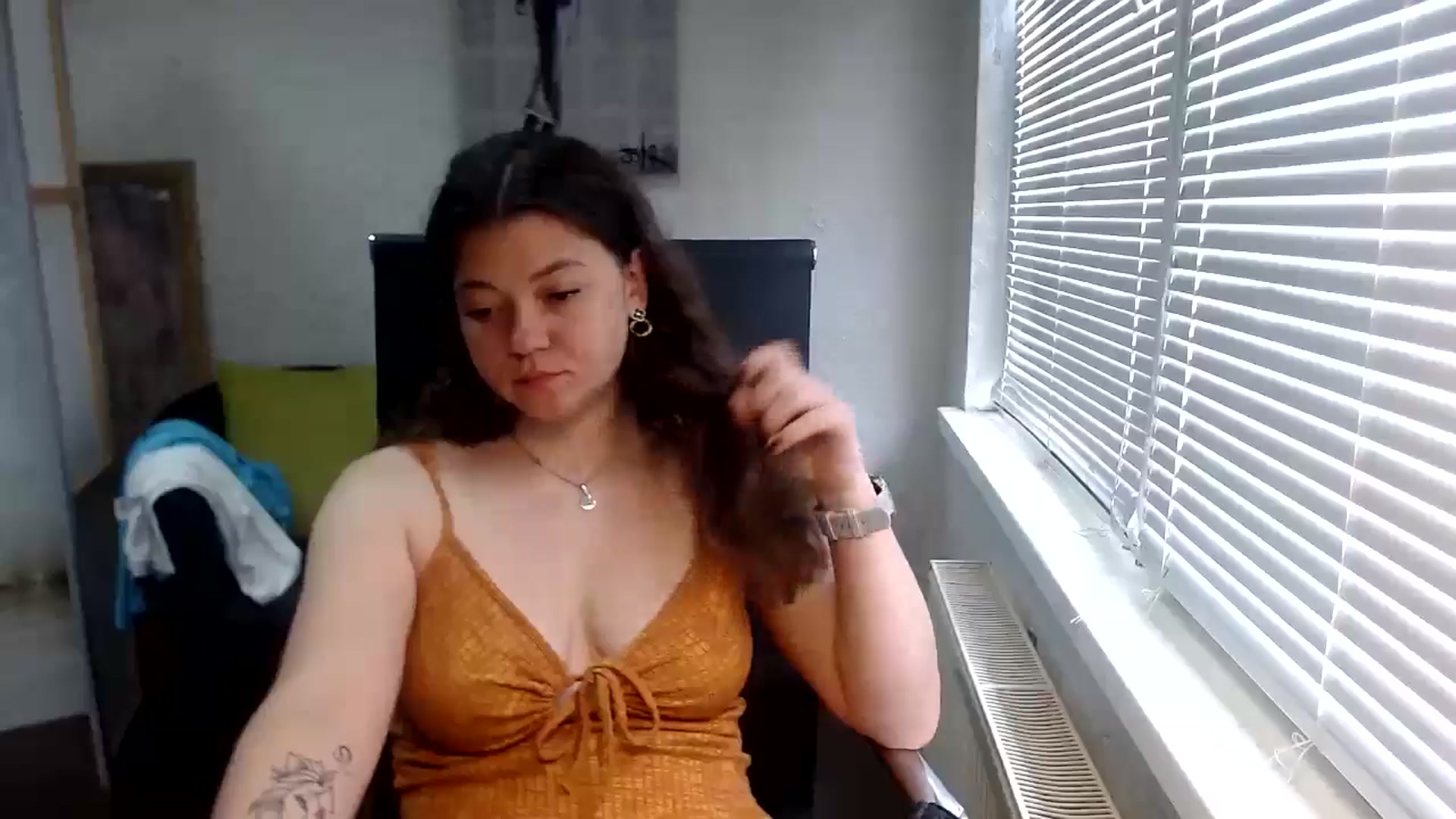 Gallery image thumbnail from SweetArinaA's myfreecams stream on, 06/06/2024, 07:23 image 19 of 20