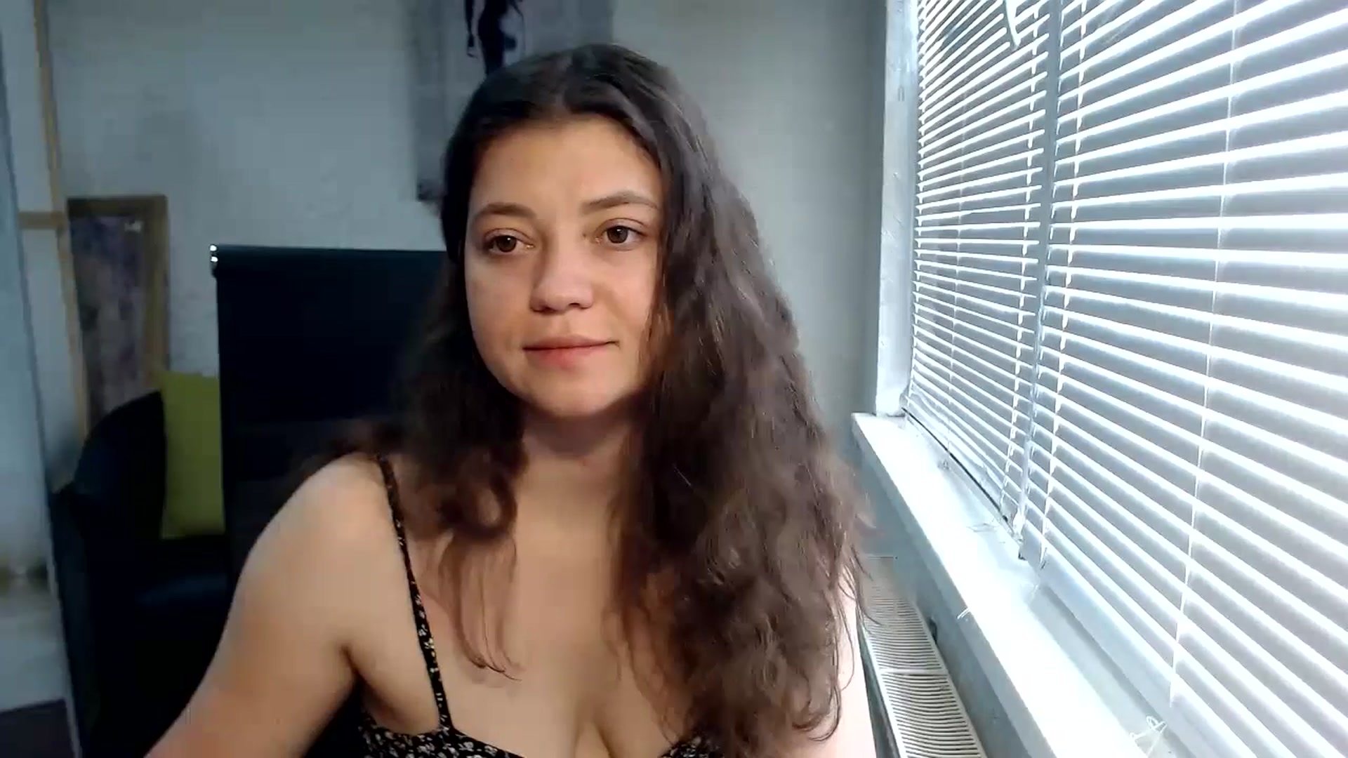 Gallery image thumbnail from SweetArinaA's myfreecams stream on, 06/14/2024, 08:32 image 17 of 20