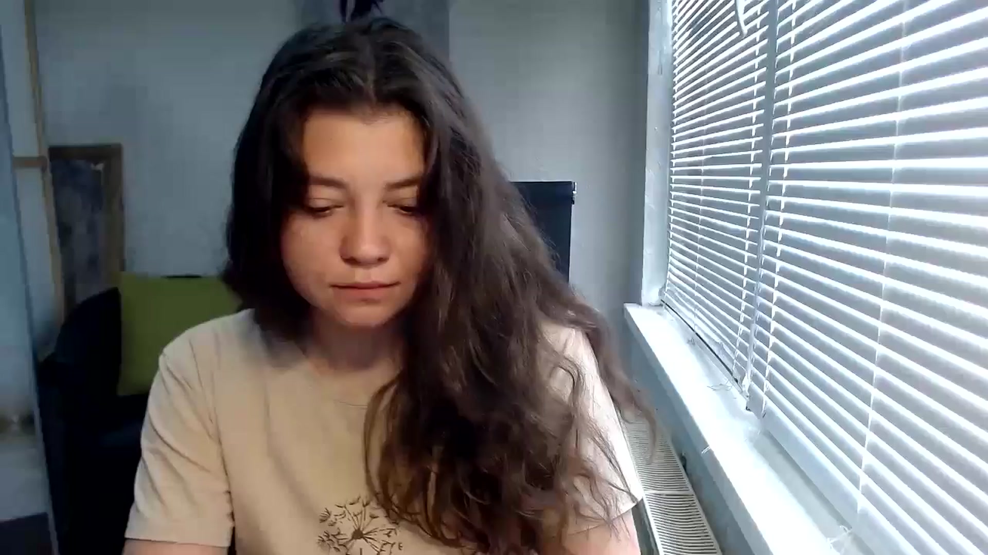 Gallery image thumbnail from SweetArinaA's myfreecams stream on, 06/14/2024, 09:25 image 1 of 20