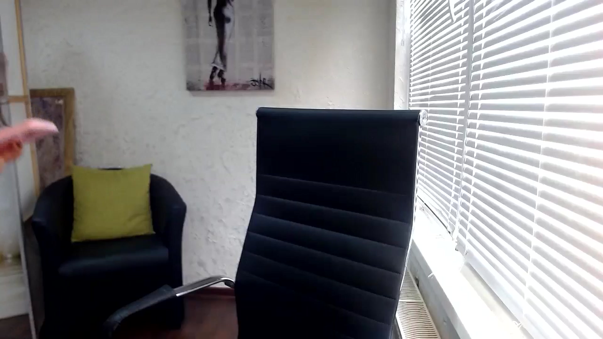 Gallery image thumbnail from SweetArinaA's myfreecams stream on, 06/14/2024, 09:25 image 2 of 20