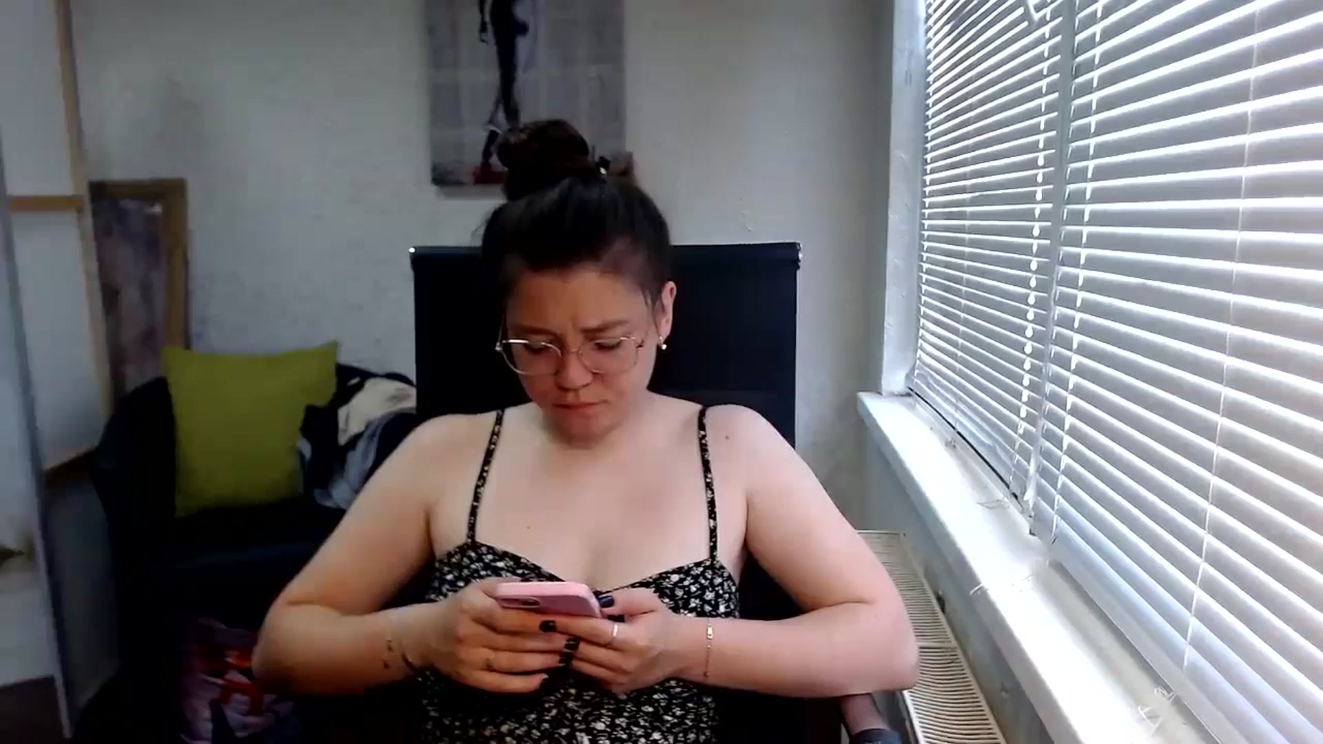 Gallery image thumbnail from SweetArinaA's myfreecams stream on, 06/27/2024, 07:31 image 10 of 20