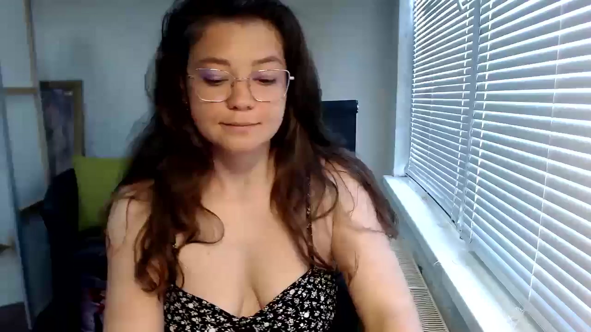 Gallery image thumbnail from SweetArinaA's myfreecams stream on, 06/27/2024, 07:31 image 18 of 20