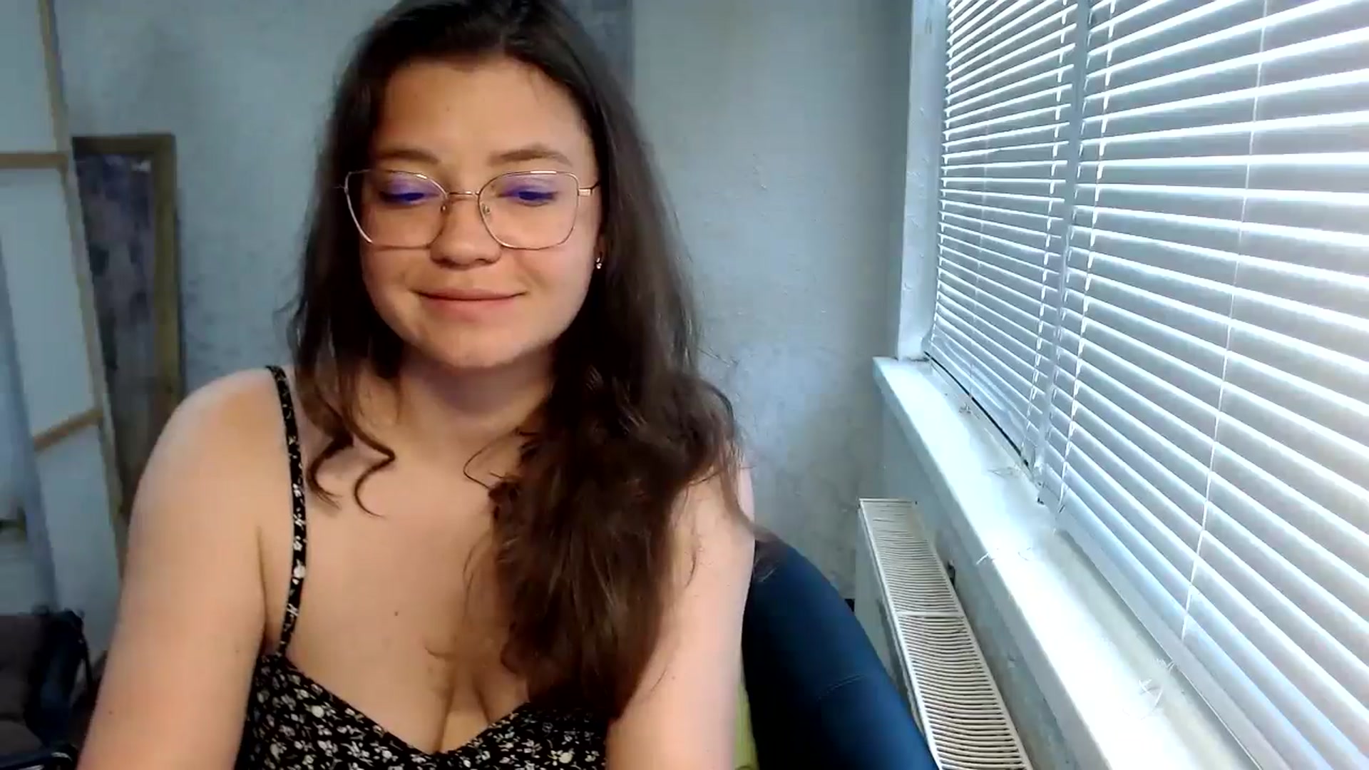 Gallery image thumbnail from SweetArinaA's myfreecams stream on, 06/27/2024, 08:47 image 17 of 20