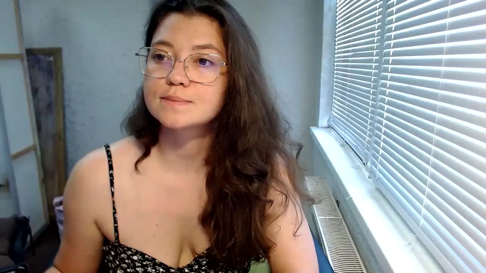 Gallery image thumbnail from SweetArinaA's myfreecams stream on, 06/27/2024, 08:47 image 5 of 20