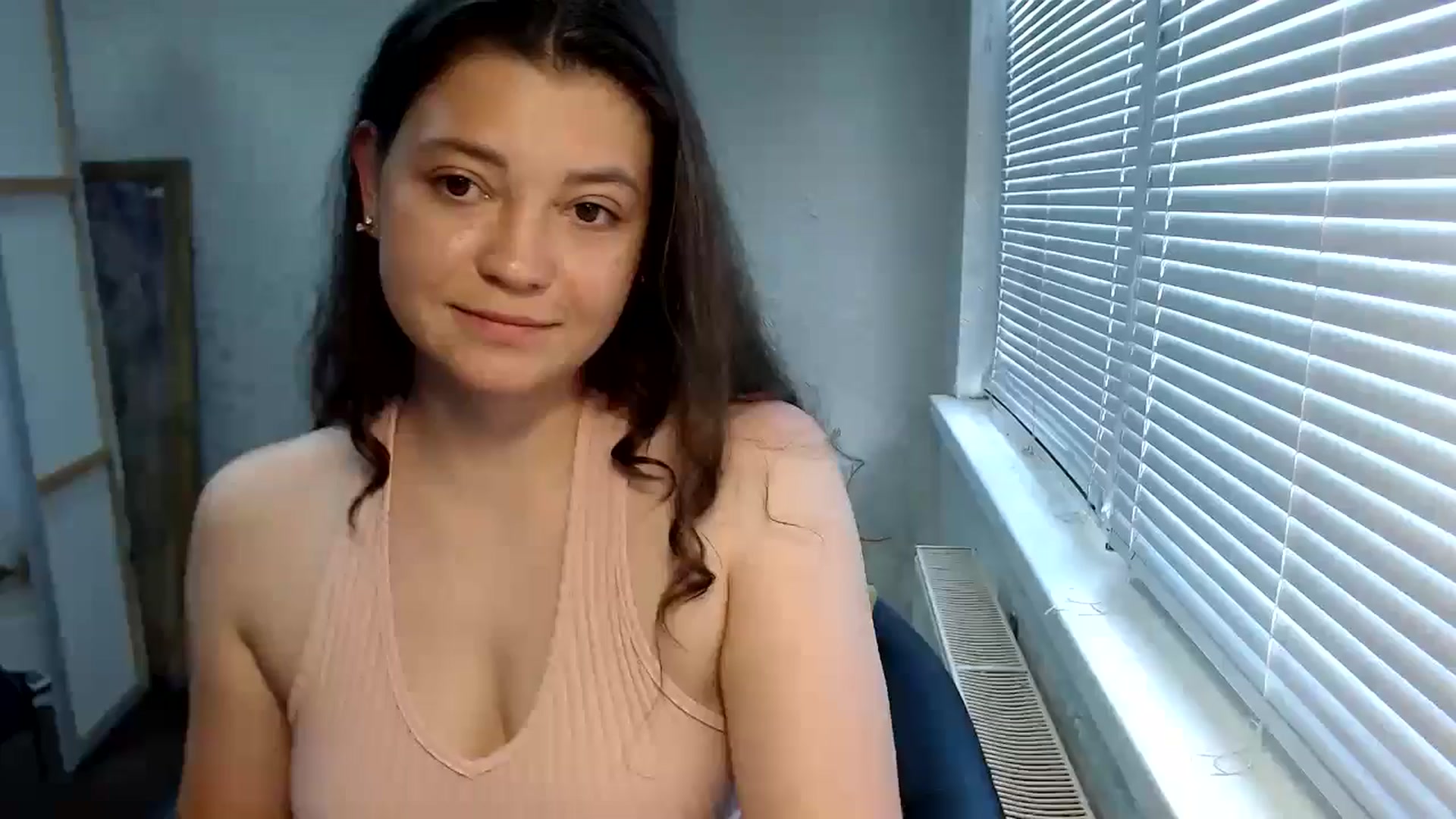 Gallery image thumbnail from SweetArinaA's myfreecams stream on, 06/27/2024, 13:33 image 2 of 20