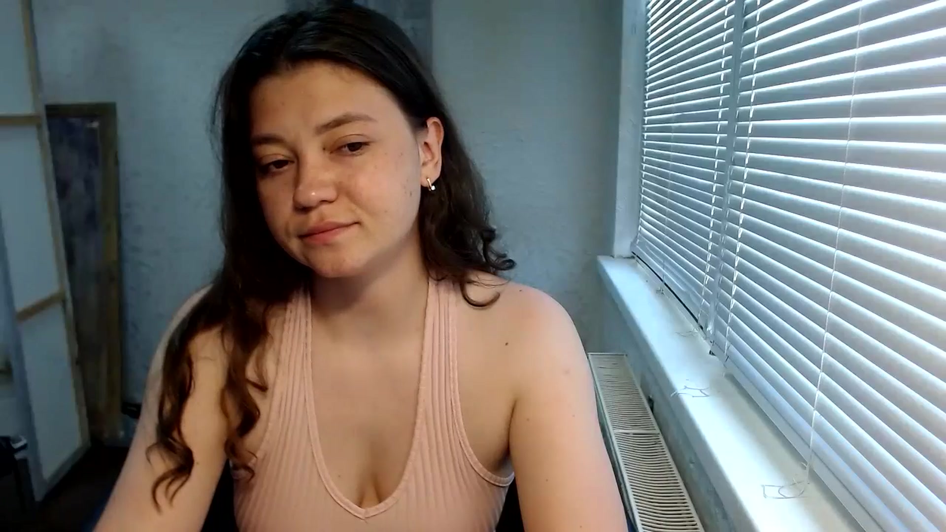 Gallery image thumbnail from SweetArinaA's myfreecams stream on, 06/27/2024, 13:33 image 13 of 20