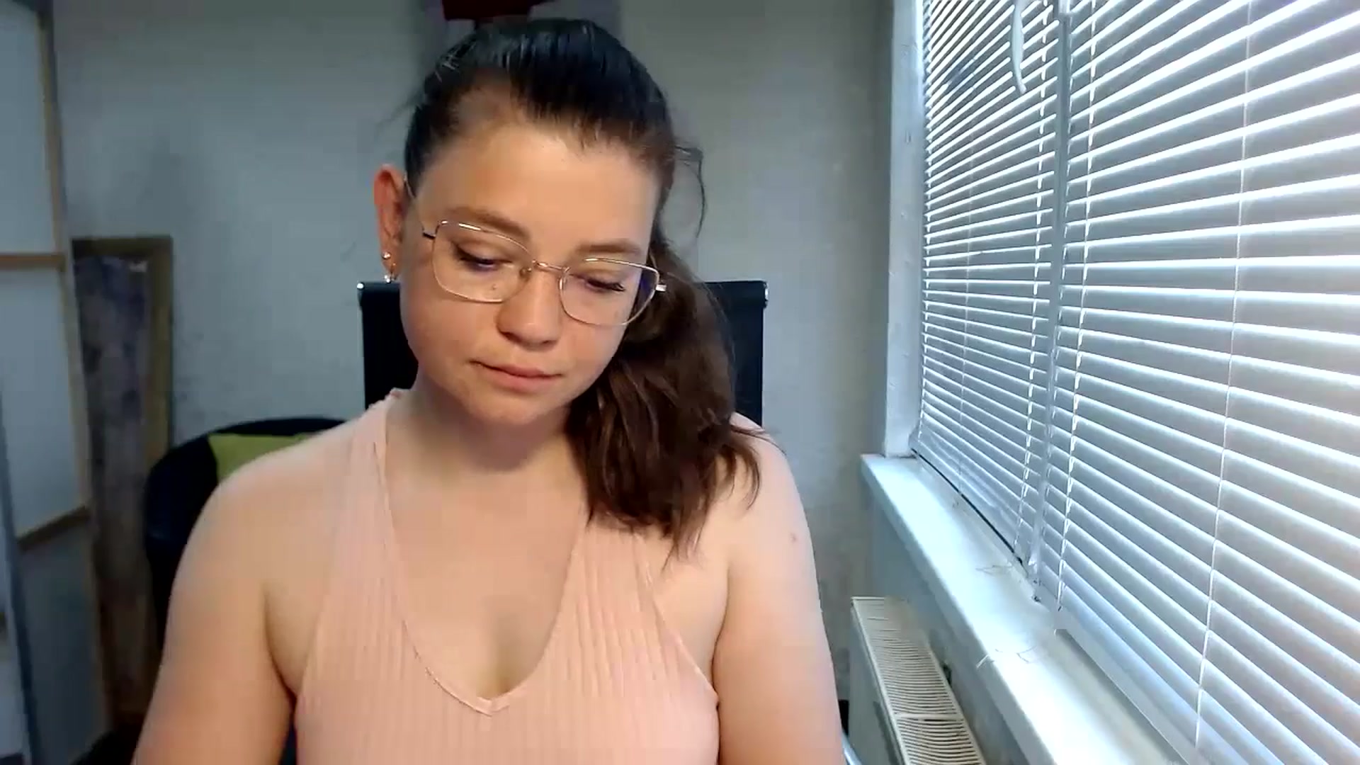 Gallery image thumbnail from SweetArinaA's myfreecams stream on, 06/29/2024, 09:26 image 3 of 20