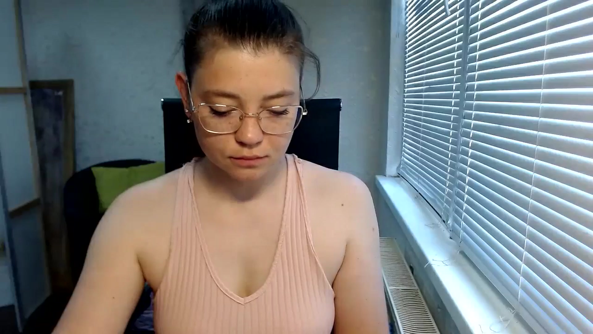 Gallery image thumbnail from SweetArinaA's myfreecams stream on, 06/29/2024, 09:26 image 4 of 20