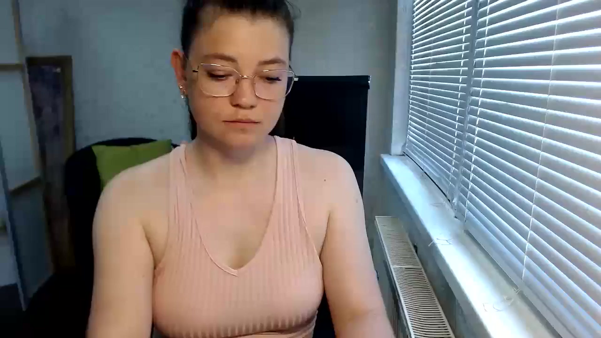 Gallery image thumbnail from SweetArinaA's myfreecams stream on, 06/29/2024, 09:26 image 1 of 20