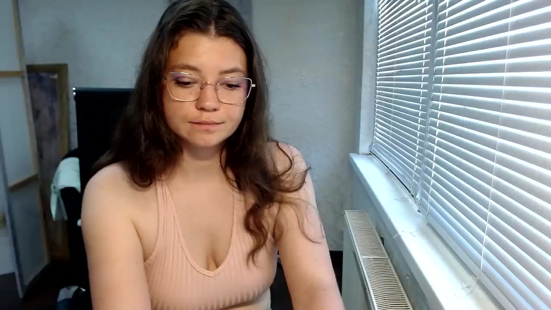Gallery image thumbnail from SweetArinaA's myfreecams stream on, 06/29/2024, 11:01 image 16 of 20