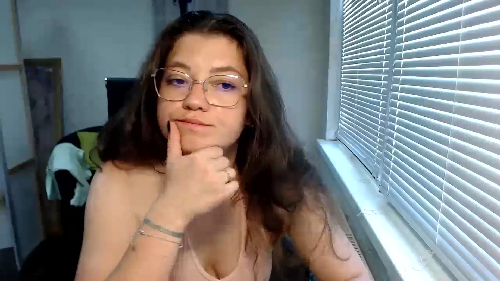 Gallery image thumbnail from SweetArinaA's myfreecams stream on, 06/29/2024, 11:01 image 8 of 20