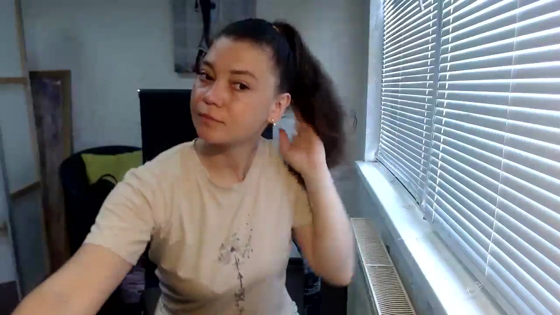 Gallery image thumbnail from SweetArinaA's myfreecams stream on, 07/09/2024, 08:26 image 2 of 20