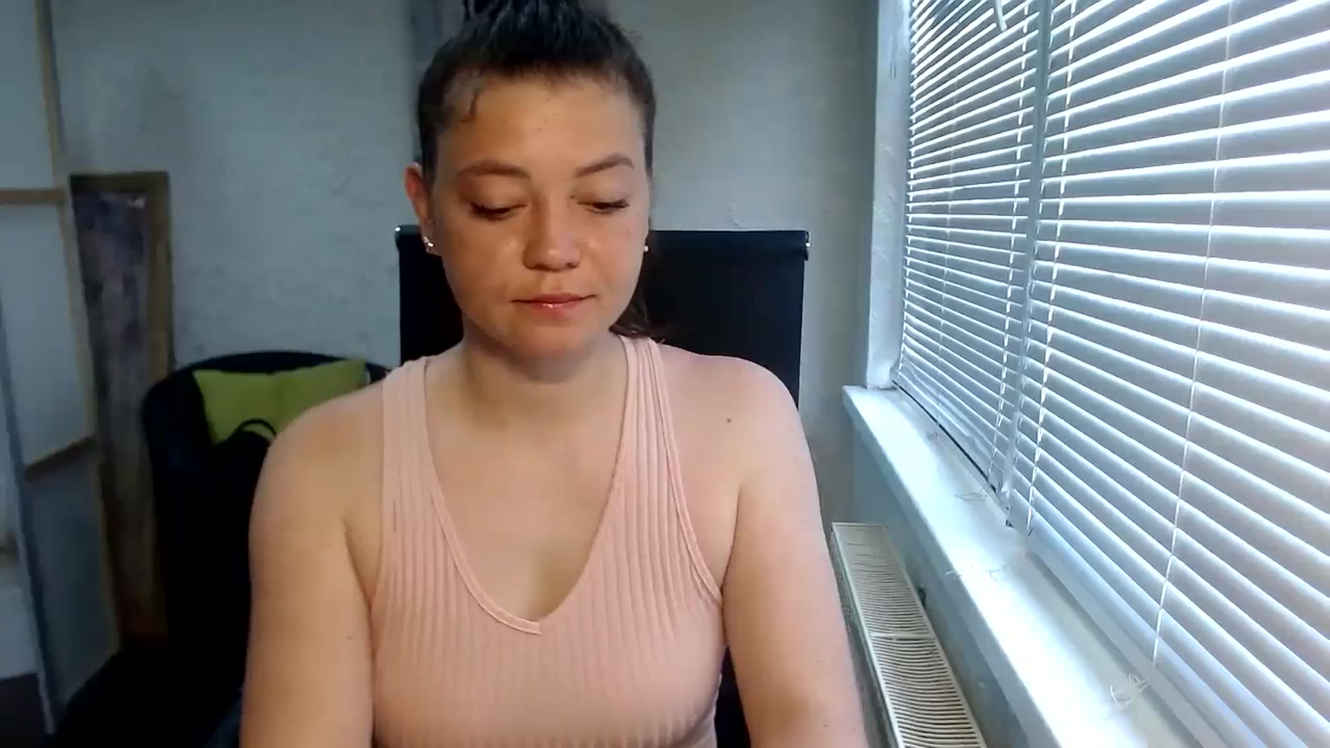 Gallery image thumbnail from SweetArinaA's myfreecams stream on, 07/09/2024, 08:26 image 5 of 20