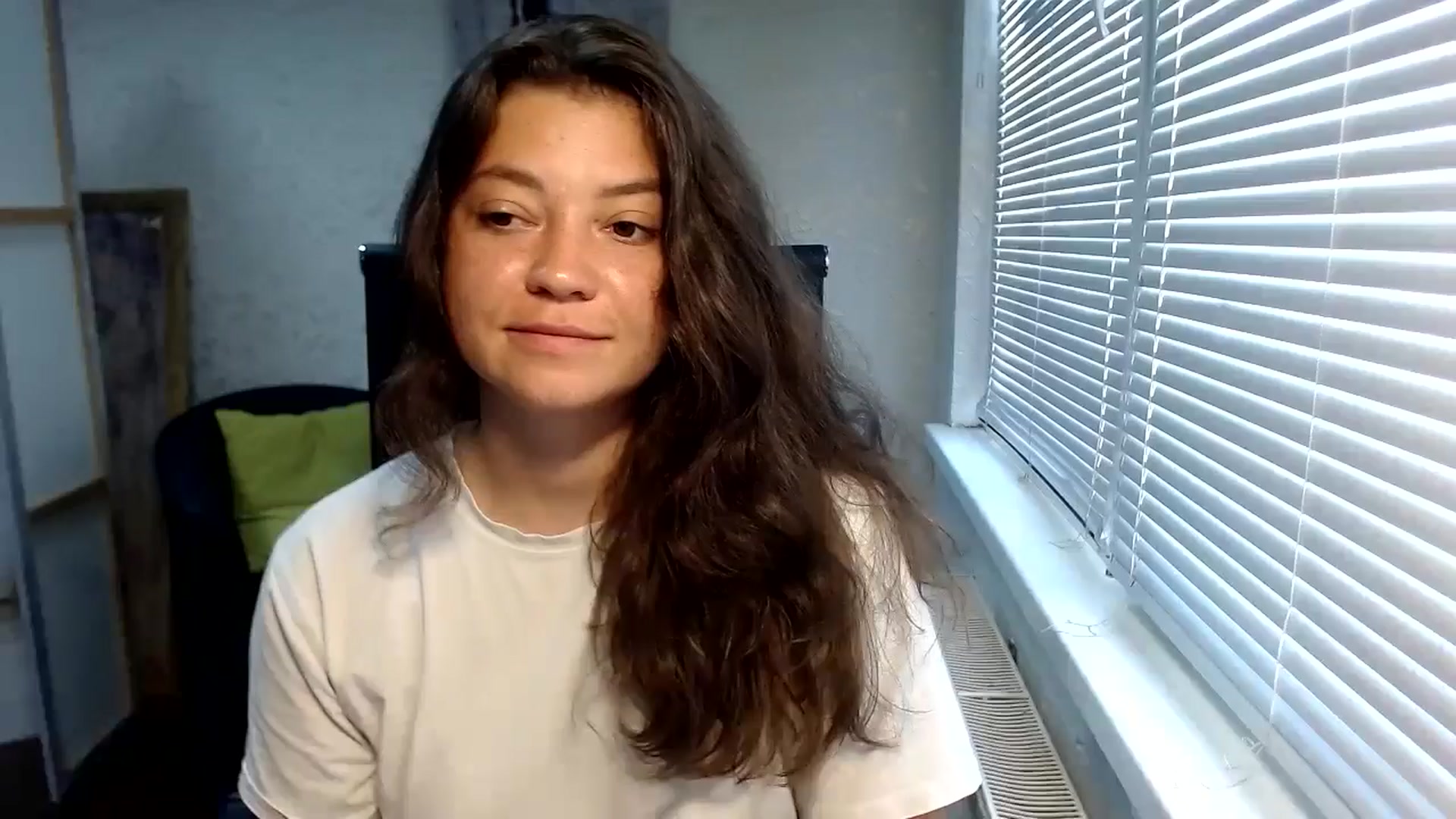 Gallery image thumbnail from SweetArinaA's myfreecams stream on, 07/14/2024, 11:11 image 5 of 20